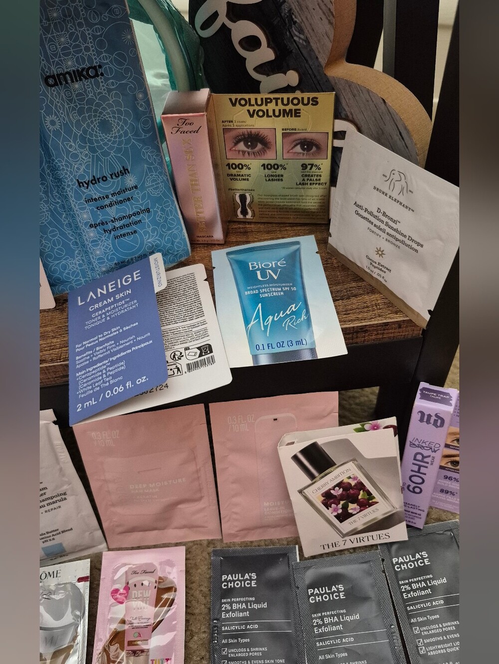 Women’s Skincare Sample Set by Various Recognizable Brands -29 Pieces With Case - Picture 3 of 9